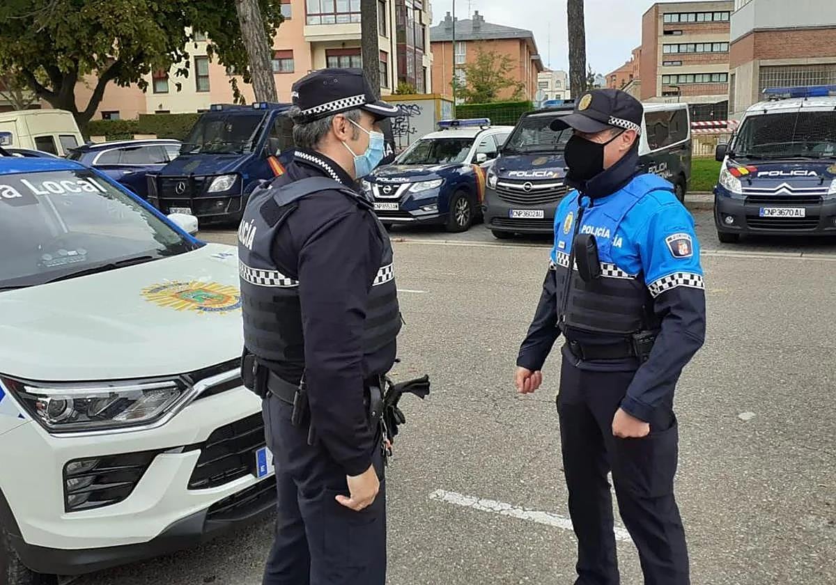 Imagen de archivo de agentes de la Policía Nacional y Local.