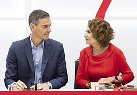 Pedro Sánchez y María Jesús Montero durante la reunión del Comité Ejecutivo Federal del PSOE.