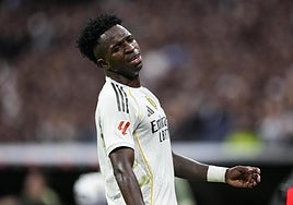 Vinicius, en un lance del clásico.