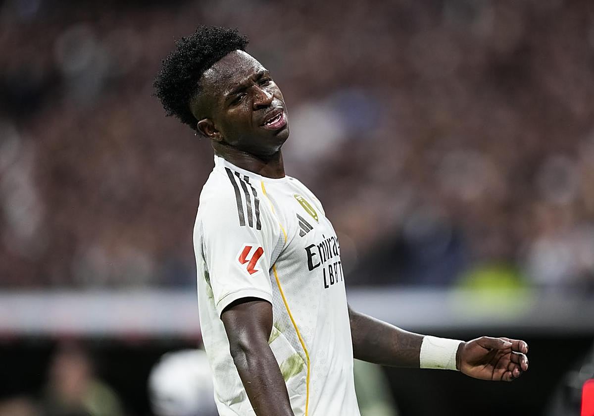 Vinicius, en un lance del clásico.