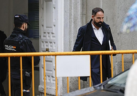 El exgerente del PSOE Mariano Moreno Pavón en el Tribunal Supremo tras declarar ante el juez en relación al caso Koldo, este miércoles, en Madrid.