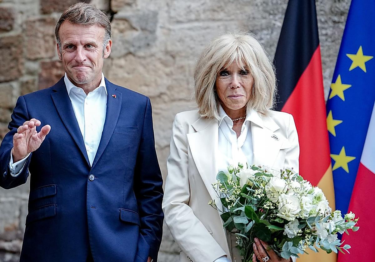 Emmanuel y Brigitte Macron.