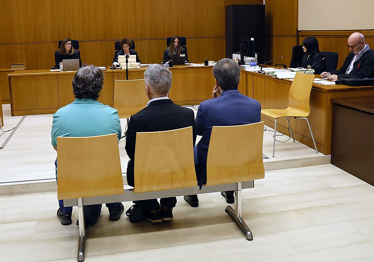 Three Twitter users stand trial at the Barcelona Court.