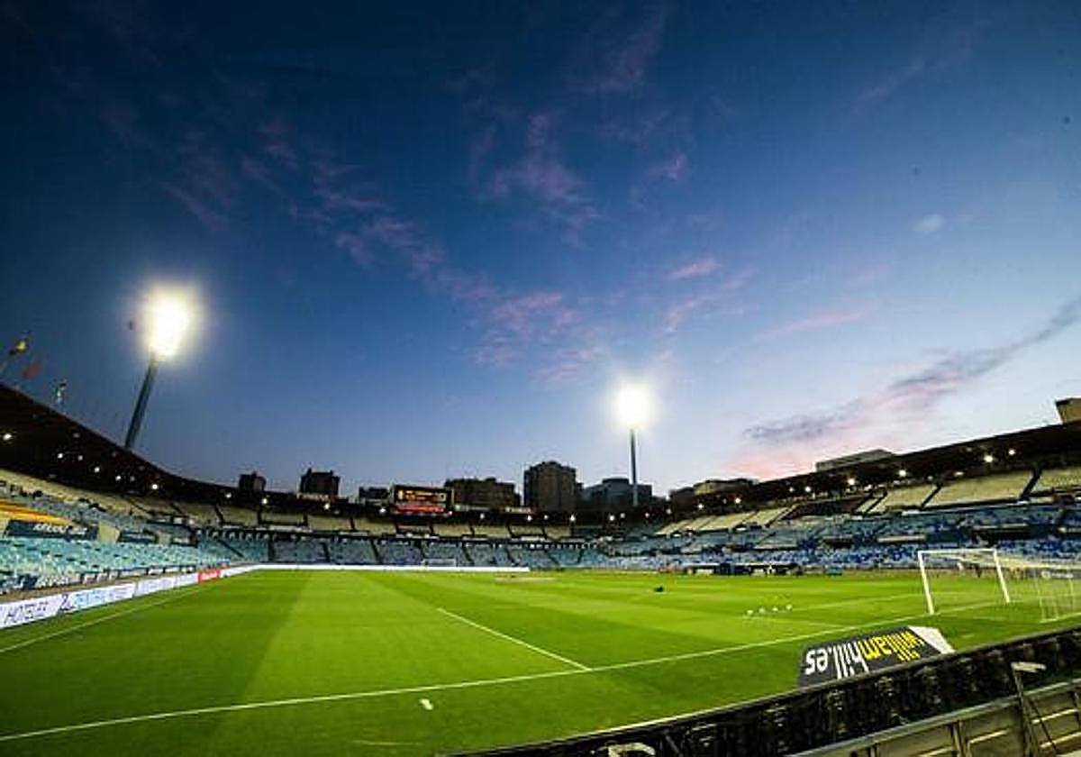La antigua Romareda, antes de un partido de liga.