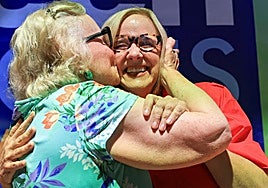 Miami elige a su primera mujer alcaldesa y se vuelve contra Trump