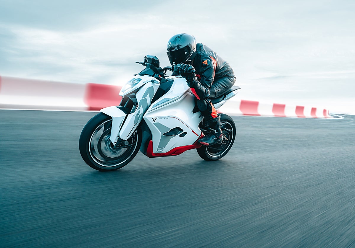 Testing the new Ultraviolette F77 Mach 2 and SuperStreet