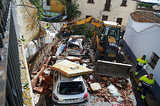 Incidencias provocadas por un pequeño tornado en Gibraleón