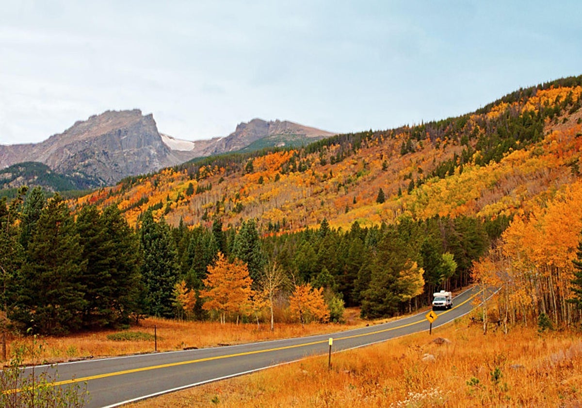 Autumn camper travel