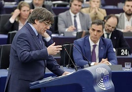 Carles Puigdemont se dirige en enero de 2024 al Europarlamento ante Sánchez.