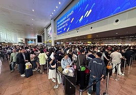Colas en el aeropuerto de Bruselas.