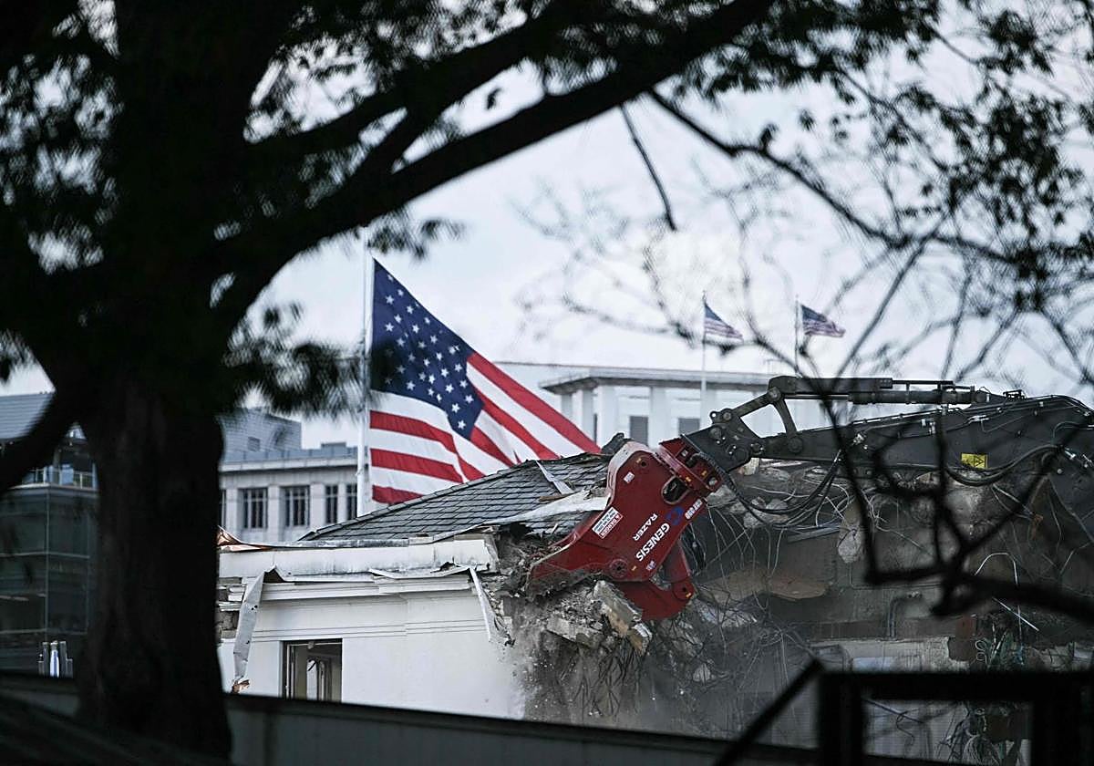 Demolición de parte de la Casa Blanca.