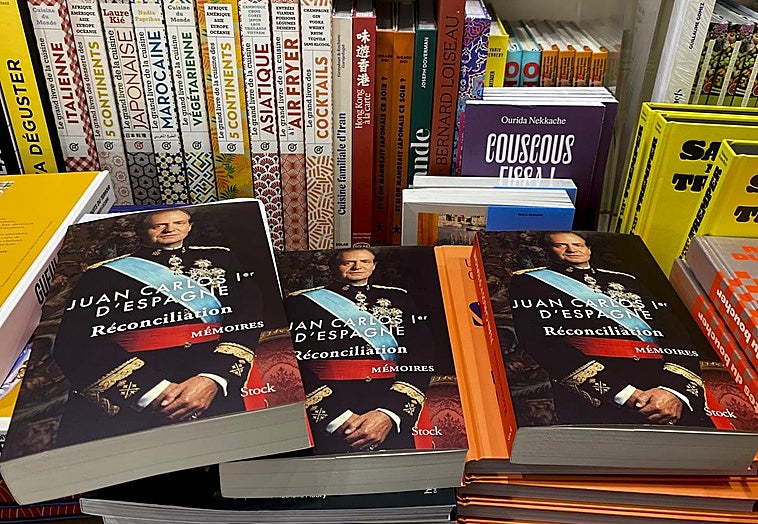 Vista este martes, del libro «Réconciliation. Mémoires. Juan Carlos I d´Espagne» en París.