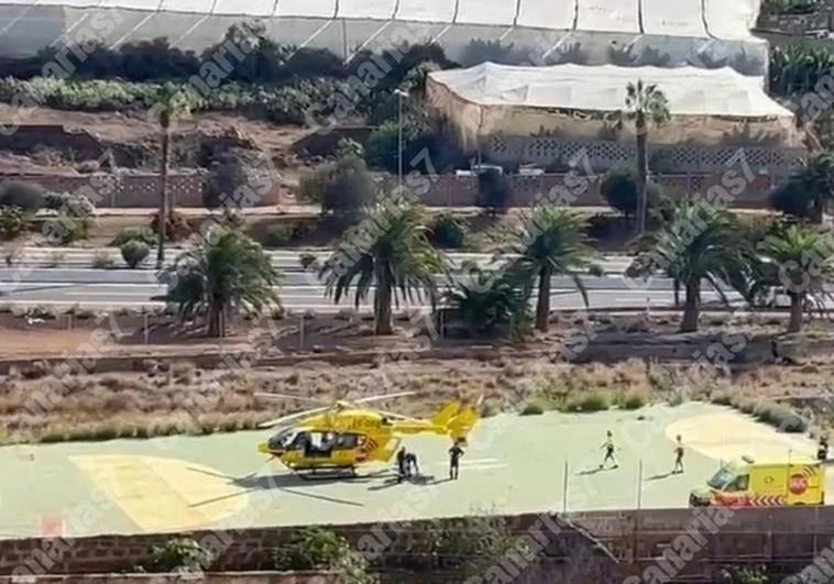 Evacúan en helicóptero a una menor tras precipitarse desde un edificio en Gáldar