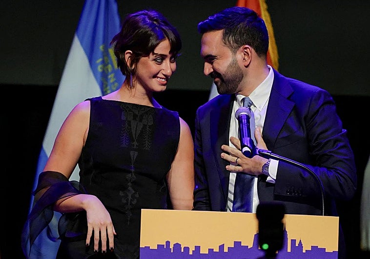 Zohran Mamdani junto a su esposa, Rama Duwaji.