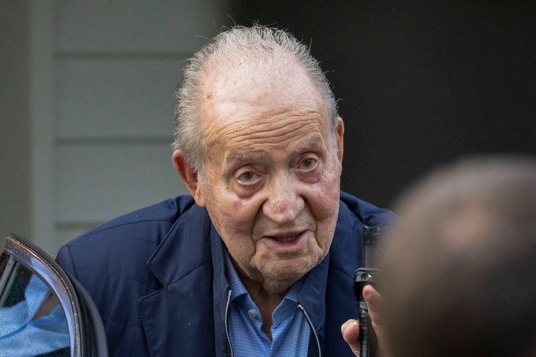 El emérito pasa factura a la Reina y Sánchez