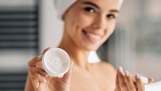 Esta es la crema hidratante que transformará tu rutina diaria de cuidado facial y corporal