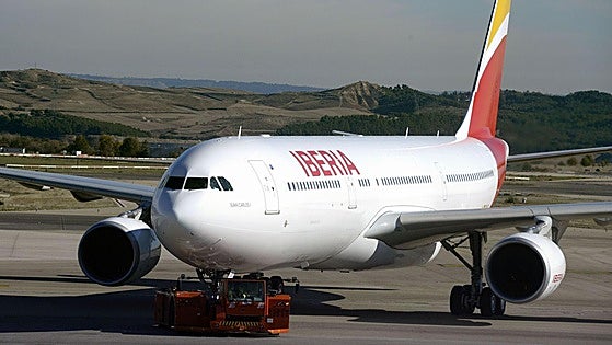 Los aviones de Iberia ofrecerán wifi de alta velocidad gratis tras un acuerdo con Elon Musk