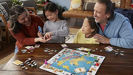 Estos juegos Monopoly para todas las edades prometen largas tardes de entretenimiento