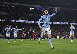 Los jugadores del City celebran el tanto de Haaland ante el Liverpool.