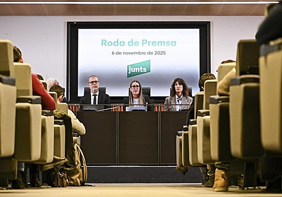 Rueda de prensa de Junts en el Congreso para analizar el momento que atraviesa la legislatura.