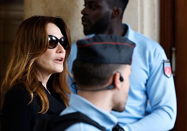 Carla Bruni, a su llegada este lunes al Tribunal de Apelaciones de París.