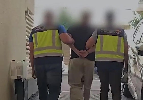 Policía Nacional detiene al agresor.