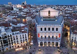 Edificio y cubierta del Teatro Real.
