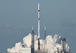 Jeff Bezos ya tiene su cohete reutilizable, el New Glenn: ¿es este el fin del dominio espacial de Elon Musk?