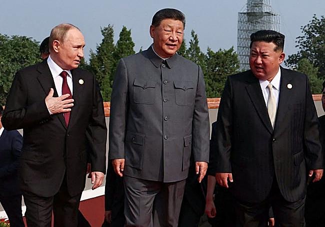Vladímir Putin, Xi Jinping y Kim Jong-un, en el desfile militar que celebró Pekín en septiembre.