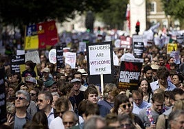 Una marcha en apoyo a los refugiados en Londres.