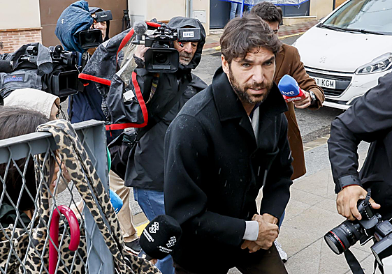 El torero Cayetano Rivera llega este lunes al Juzgado de Instrucción número 4 de Alcalá de Guadaíra