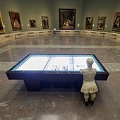 'Sara con mesa de billar', Instalación de Juan Muñoz en la sala de 'Las meninas' del Prado.