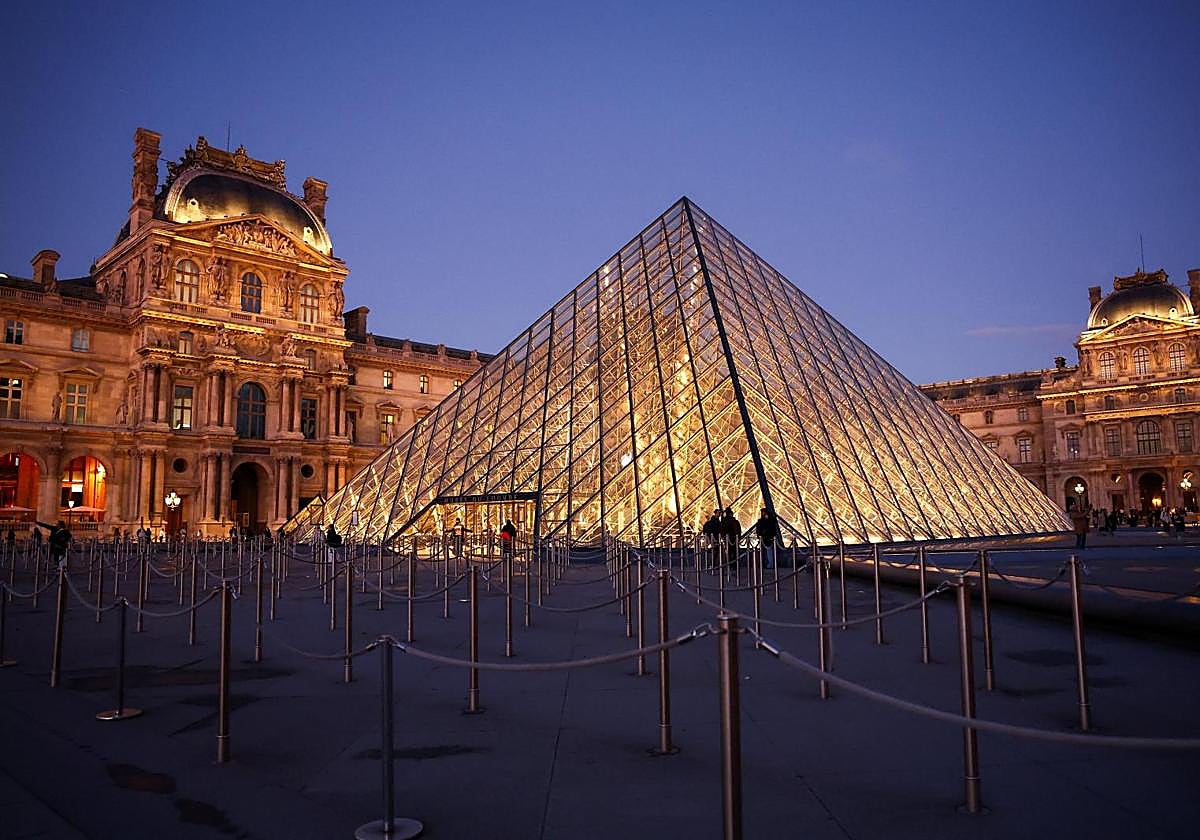 Entrance of the Louvre.