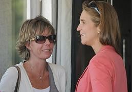 La especial conexión de Simoneta Gómez-Acebo y la infanta Elena: infancia, vacaciones y apoyo en los momentos más duros