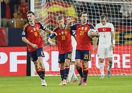 Oyarzabal celebra el segundo gol de España ante Turquía.