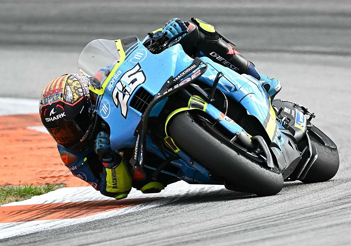 Raúl Fernández lidera el primer día de MotoGP 2026