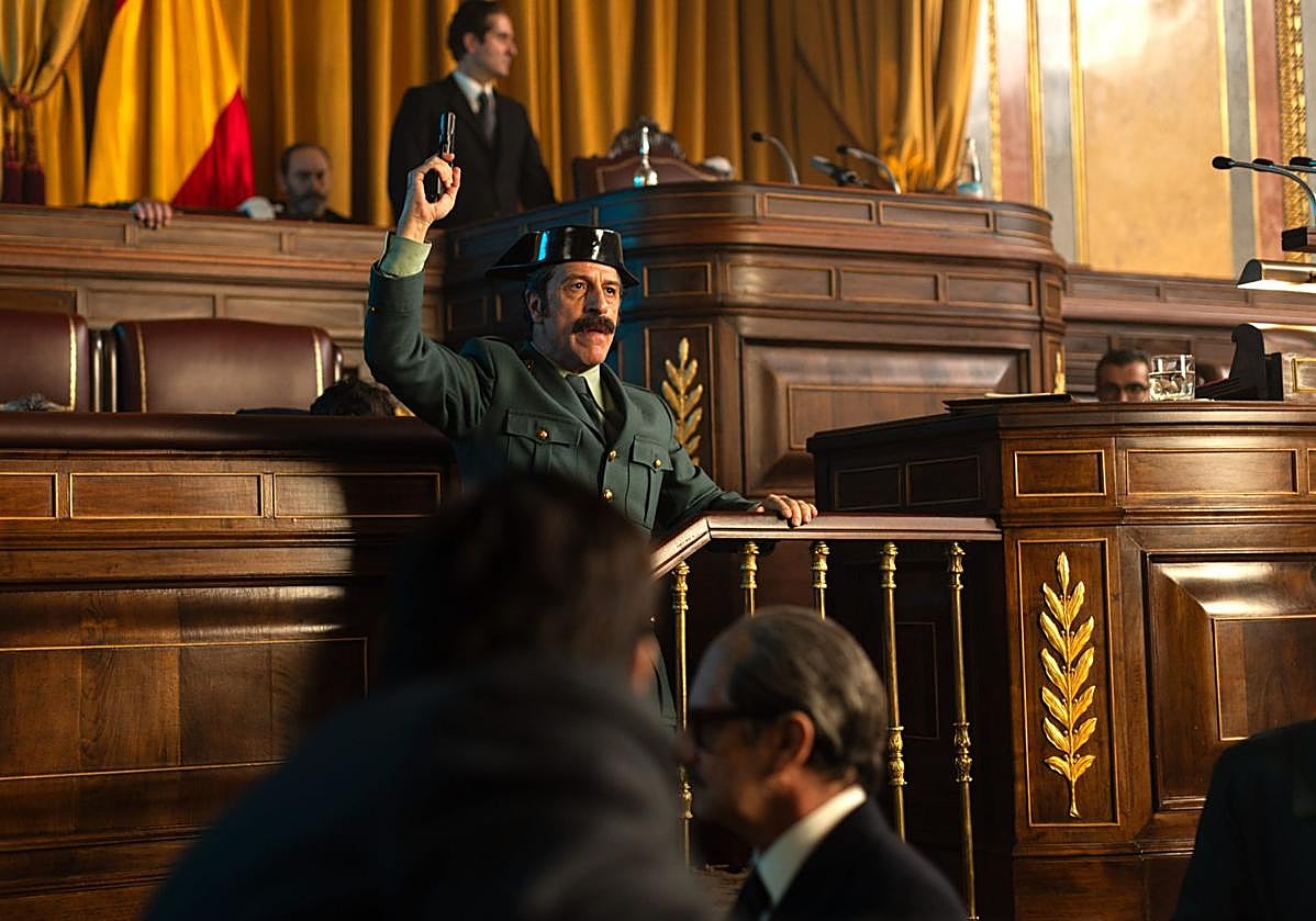 Imagen principal - «&#039;Anatomía de un instante&#039; nos recuerda que las libertades se pueden perder con suma facilidad»