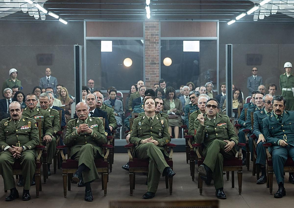 Imagen secundaria 1 - «&#039;Anatomía de un instante&#039; nos recuerda que las libertades se pueden perder con suma facilidad»