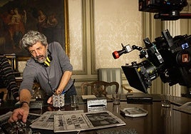 Alberto Rodríguez, durante el rodaje de la serie.