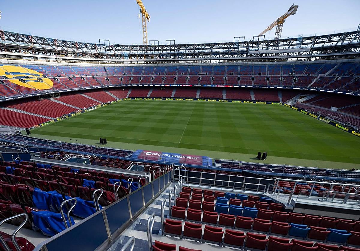 General view of Camp Nou, still under renovation.