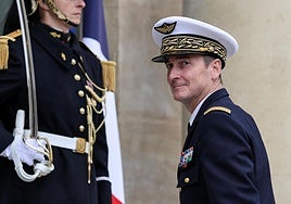 El jefe del ejército francés, Fabien Mandon, mantuvo una reunión el lunes con Macorn y Zelenski en el Elíseo.