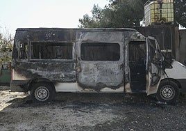 Un vehículo calcinado en la localidad cisjordana de Jabaa.