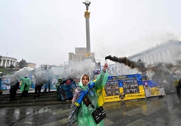 Dignidad o muerte: Ucrania se enfrenta dividida a su decisión más difícil