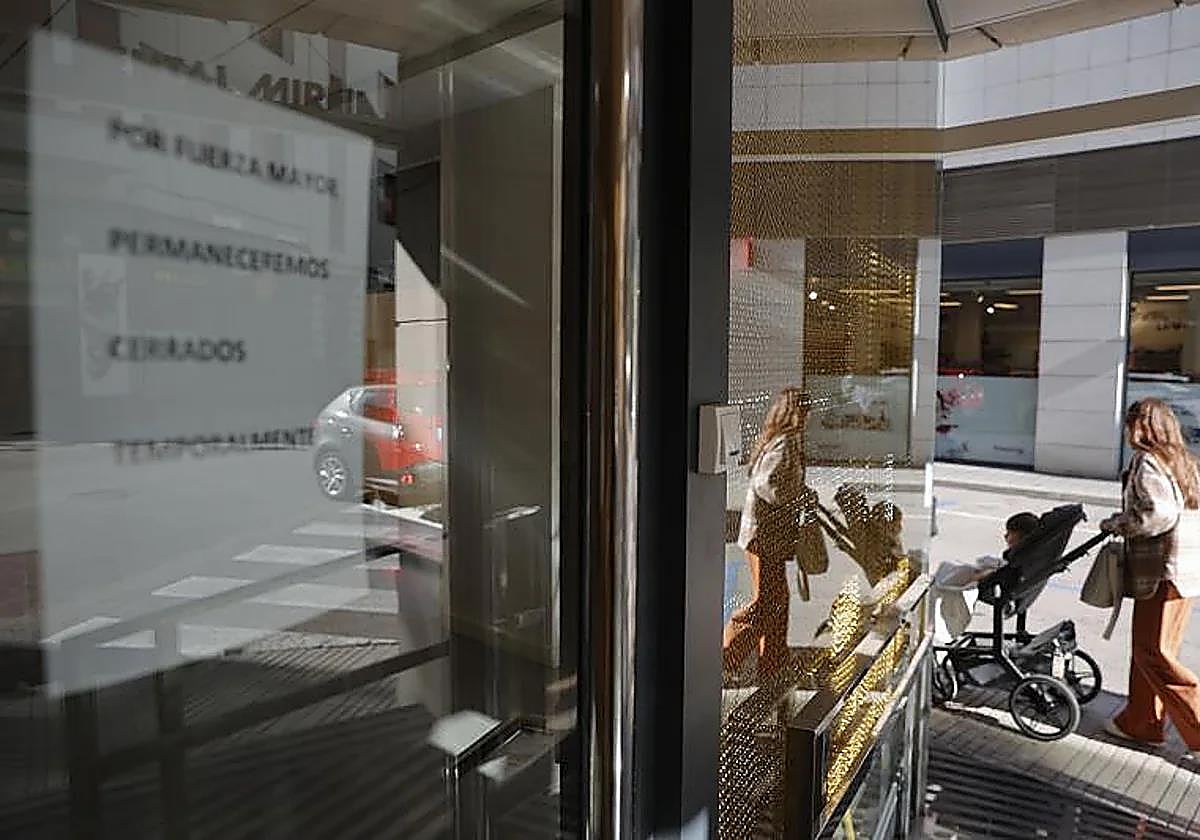 Clínica privada de Alcira en la que trataron a la menor fallecida y a la hospitalizada.