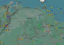 Imagen del espacio aéreo venezolano totalmente despejado con decenas de vuelos esquivándolo.