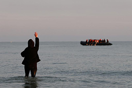 Llega casi medio millar de migrantes a Canarias en 24 horas