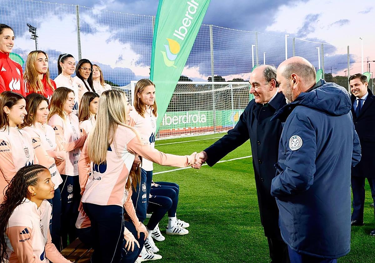 Ignacio Galán, chairman of Iberdrola, visited the Spanish national team at the Ciudad del Fútbol in Las Rozas.