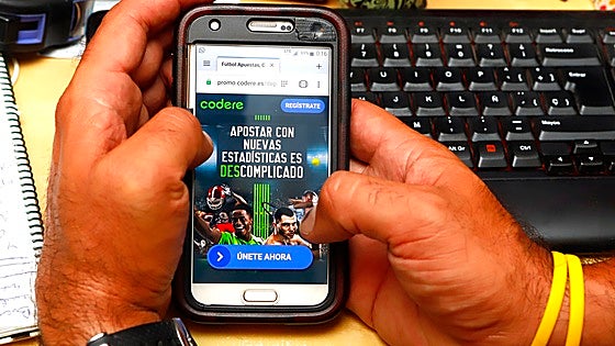 Consumo multa con 30 millones y bloquea seis web ilegales de juego 'online'