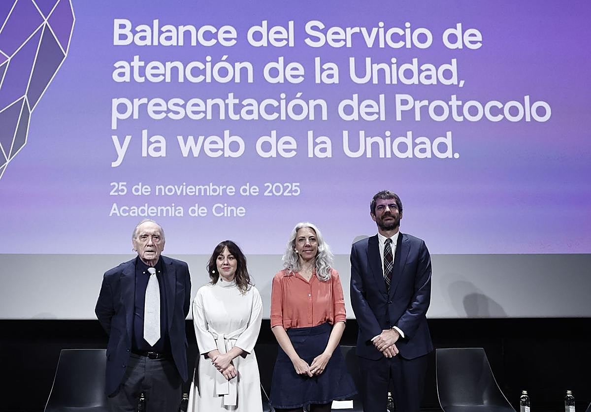 Fernando Méndez-Leite, Inés Enciso, Jazmín Beirak, and Ernest Urtasun.