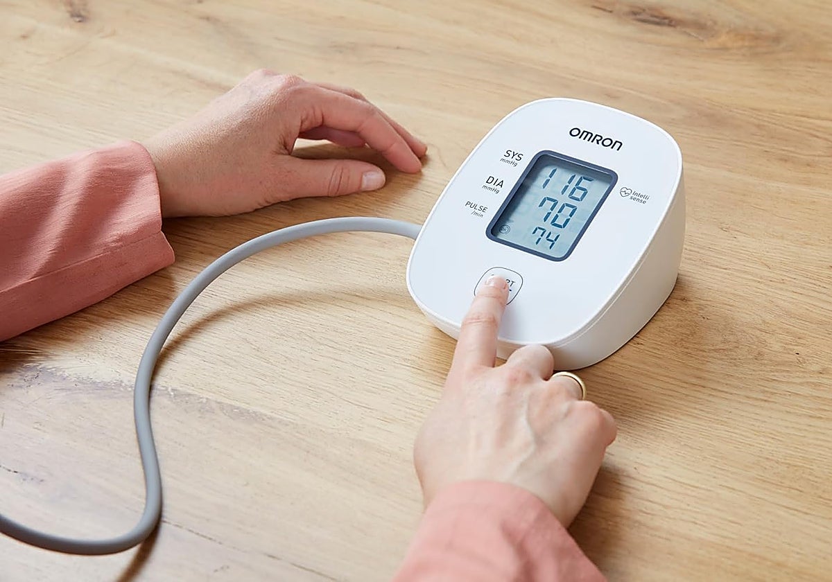 Controla la tensión arterial en casa de forma sencilla con el tensiómetro OMRON M2 B
